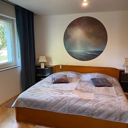 Ruhige Ferienwohnung , Ideal Fuer Berufspendler Hadamar Exteriör bild